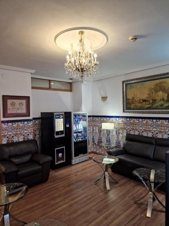 Hostal Colon Getafe Luaran gambar